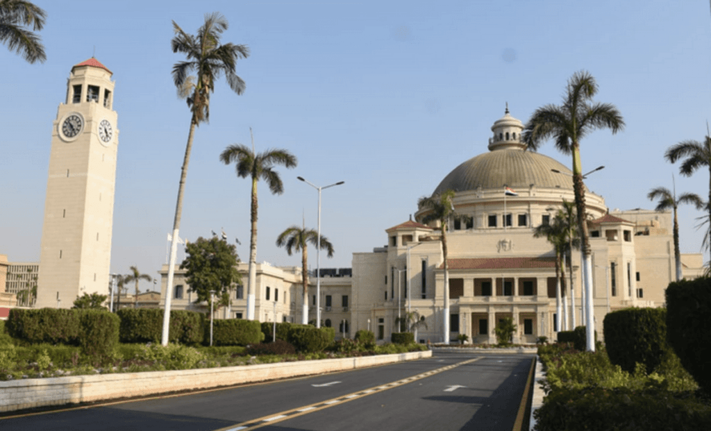 تسجيل-الوافدين-في-الجامعات-المصرية